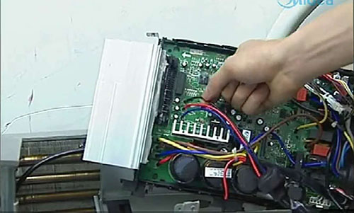 乌兰美的空调电话是多少